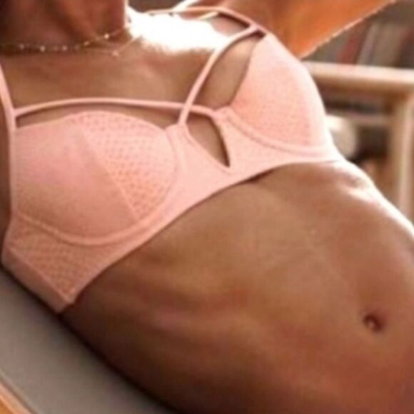 DYLAN UNDERWIRE TOP - Picture 6 of 6